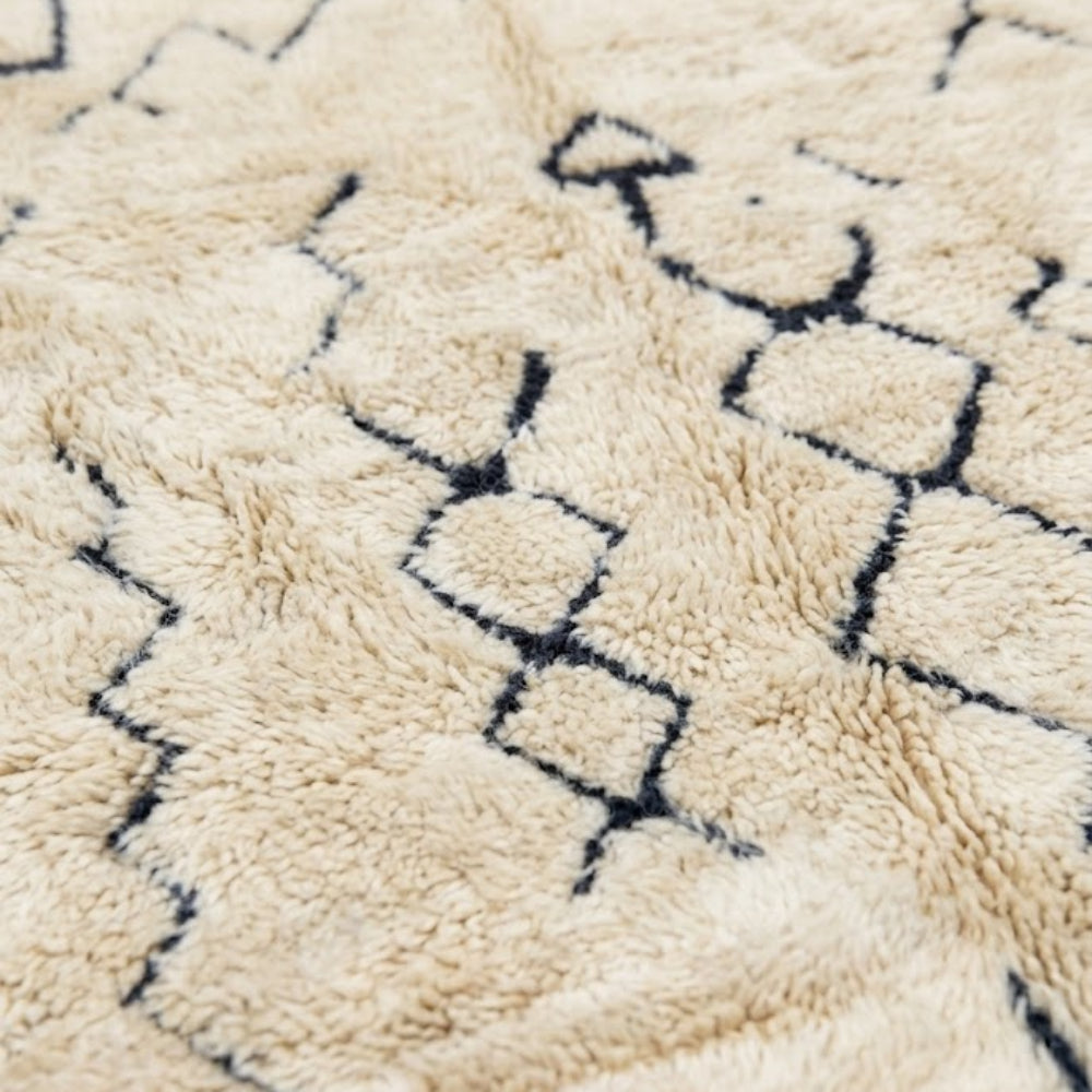 Tapis Berbère Artisanal Béni Ouarain, Noir et Crème