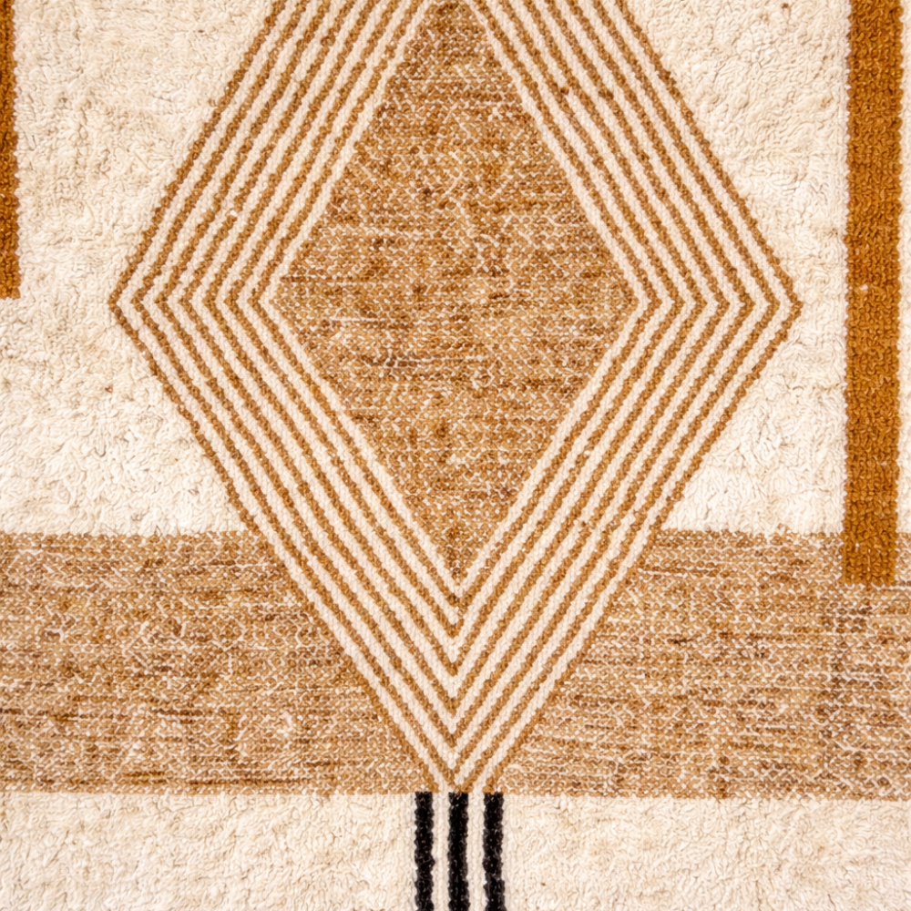 Tapis Berbère Azilal en Laine Ecrue à Losange Beige et Noir