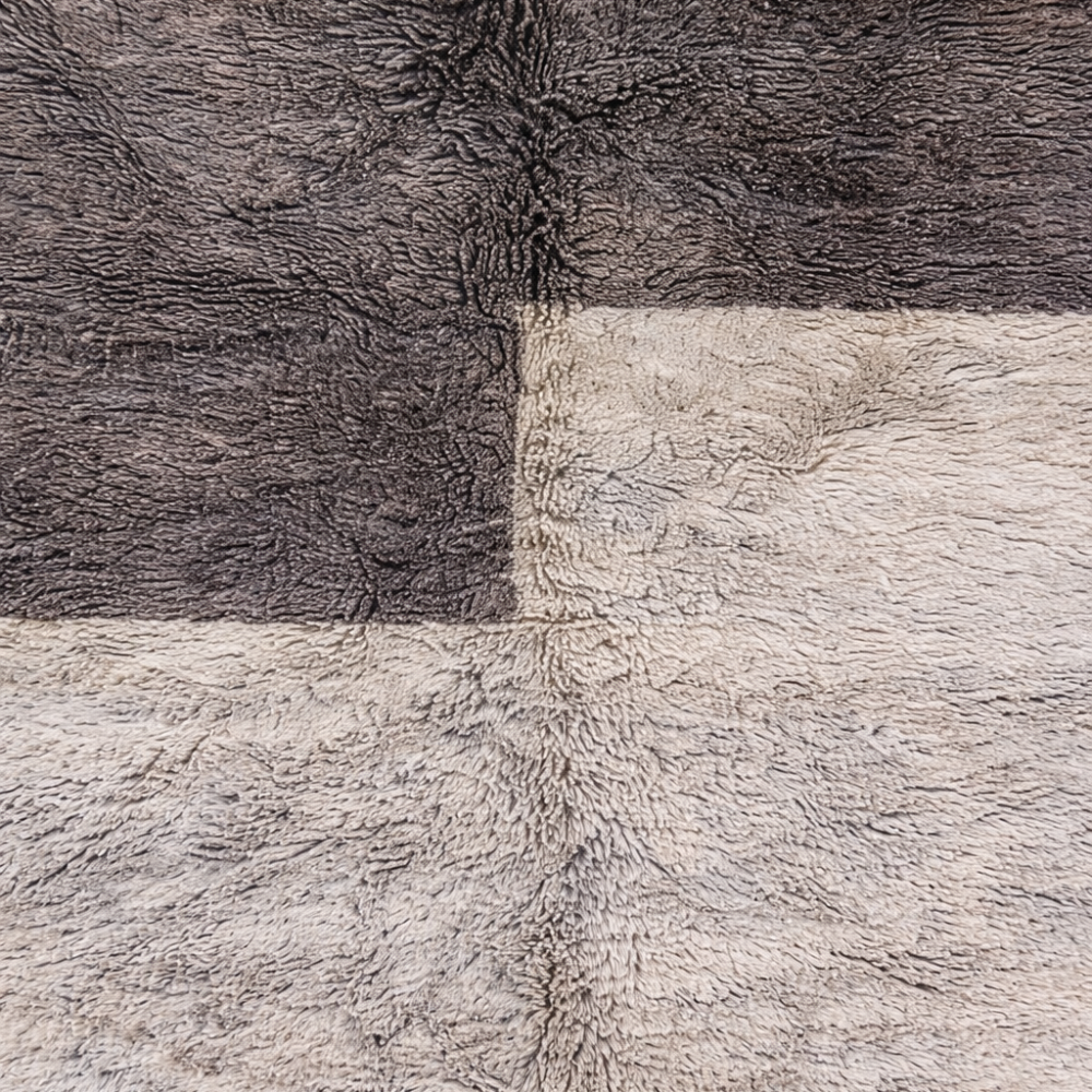 Tapis Berbère Beni Ourain Fait Main – Laine Naturelle Gris Foncé et Crème