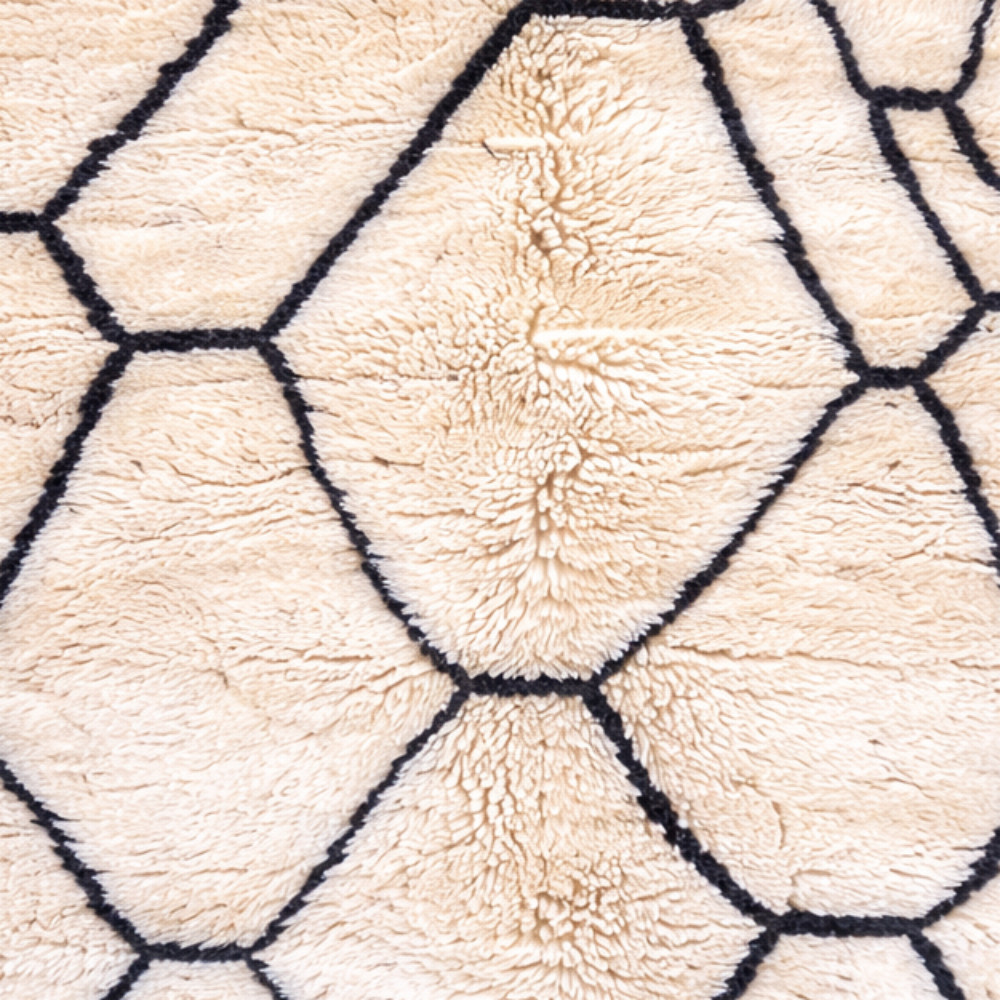 Tapis Berbère Beni Ourain Fait Main – Motif Nid d’Abeille Noir