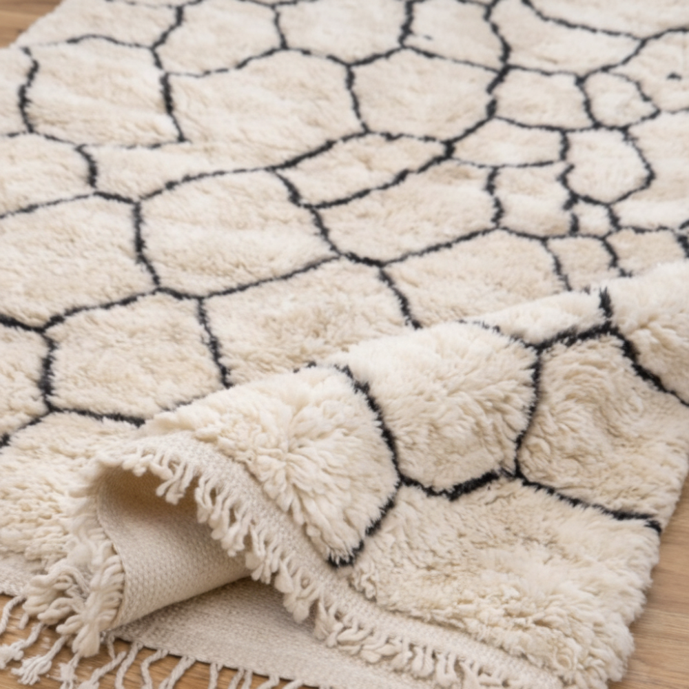 Tapis Berbère Beni Ourain Fait Main – Motif Nid d’Abeille Noir