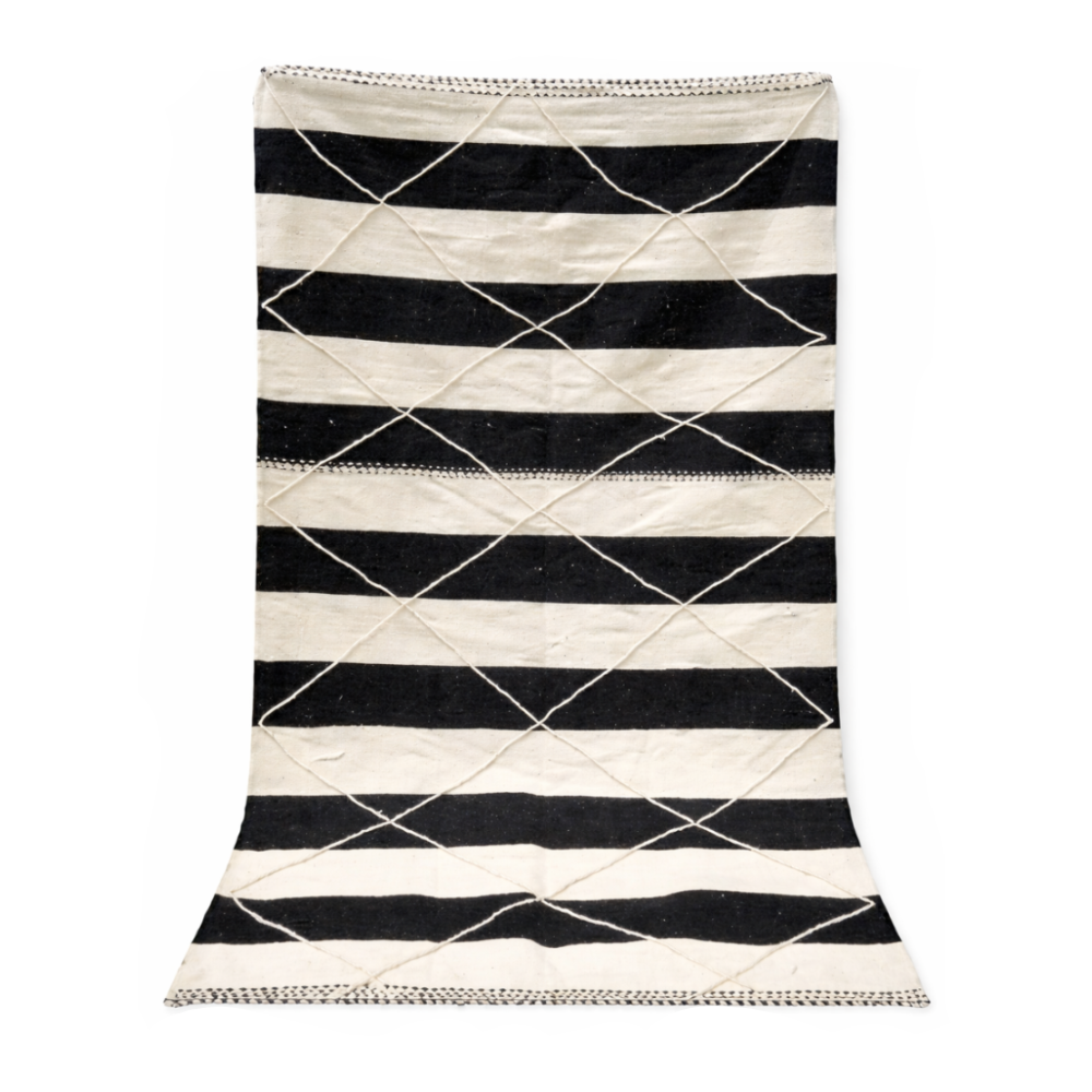 Tapis Berbere Zanafi Fait Main – Laine Naturelle Rayures Noires et Blanches